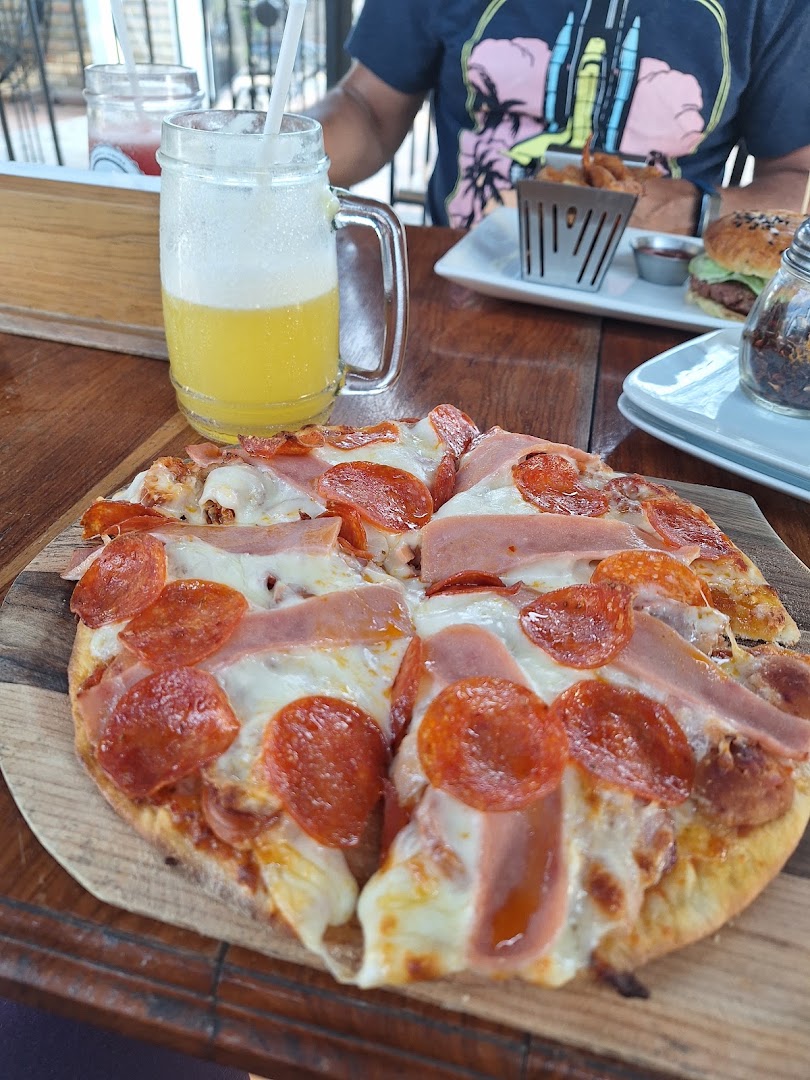 Jardín Café: appetizing food and drink photo