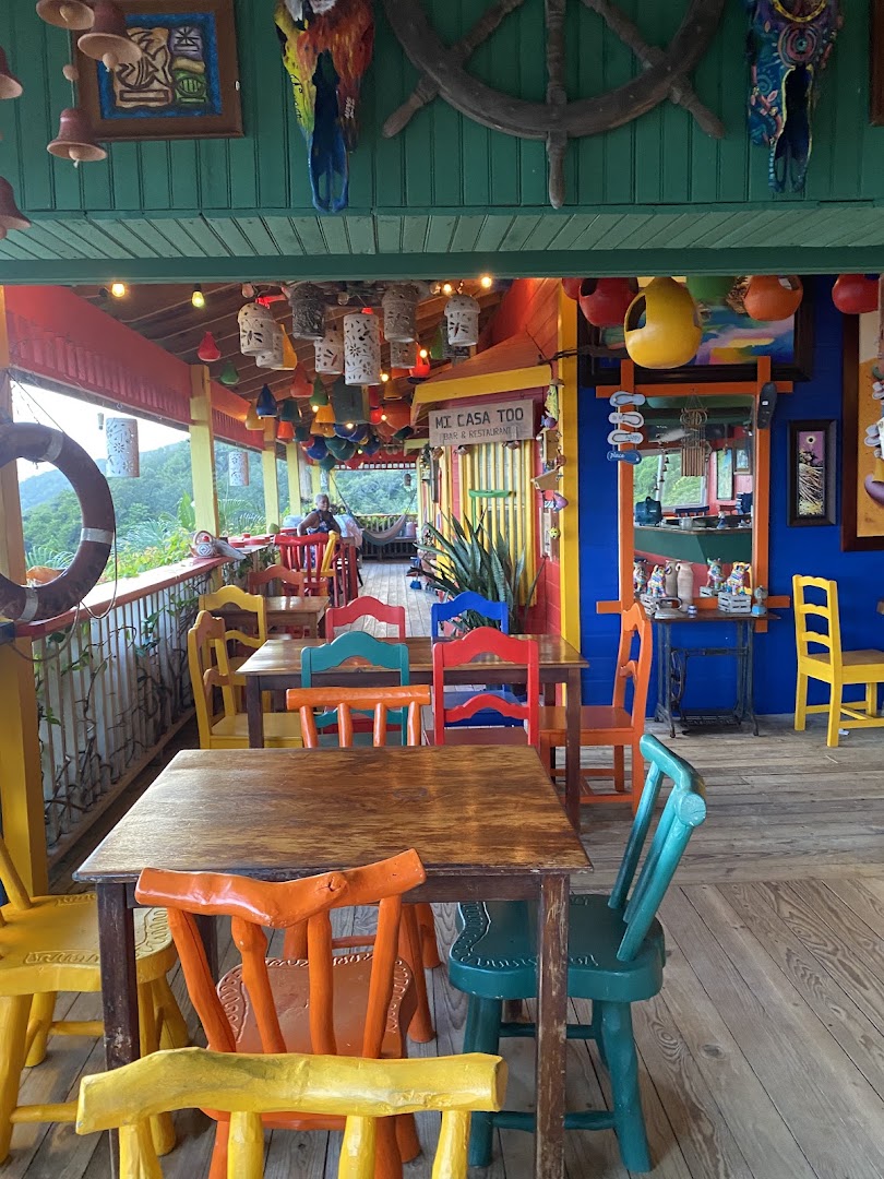 Mi Casa Too: inviting and colorful restaurant atmosphere