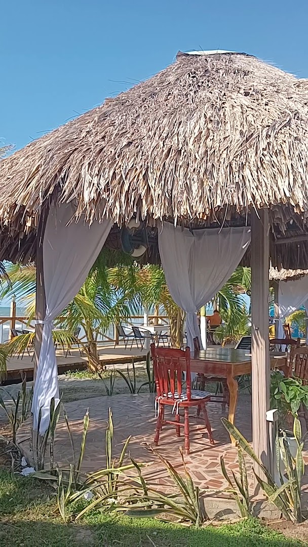 Restaurante Acrópolis: attractive outdoor dining atmosphere