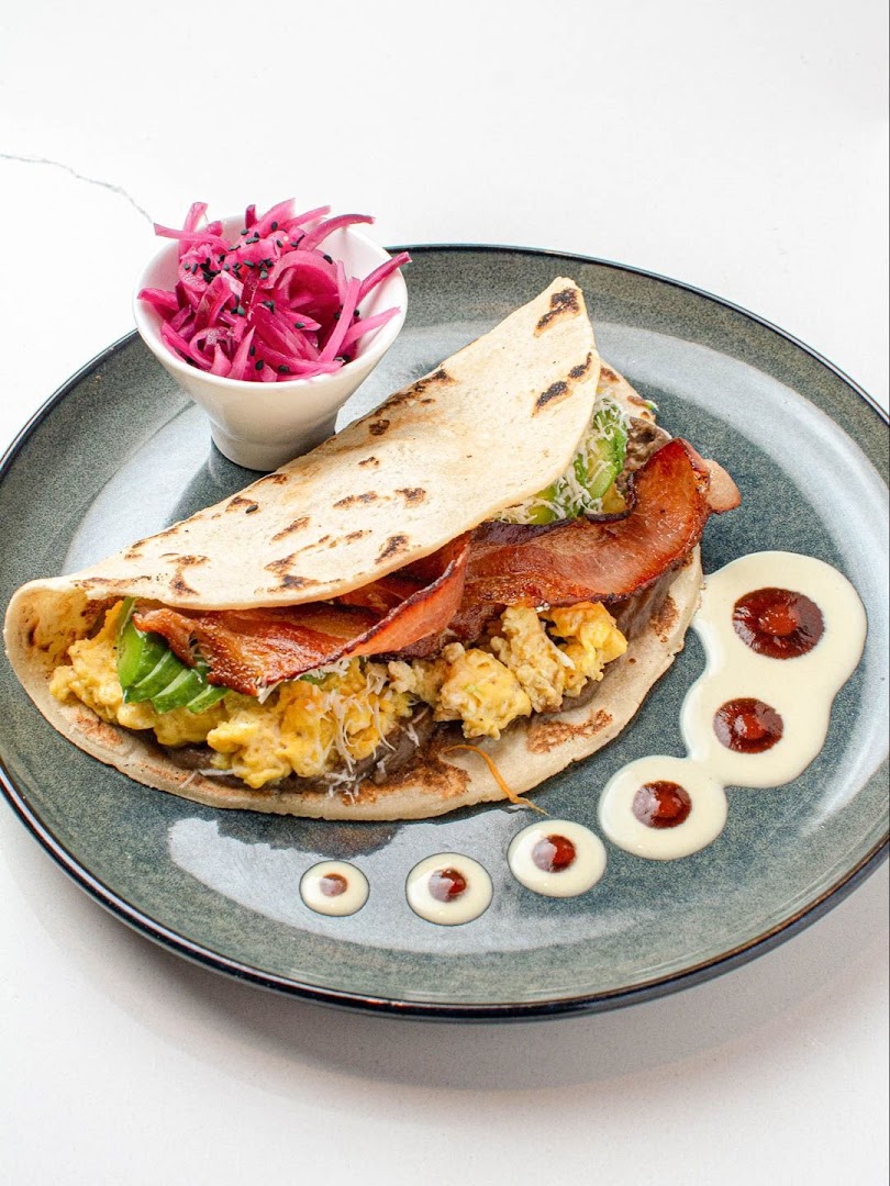 Samara Brunch and Cake: appetizing, high-quality food photography