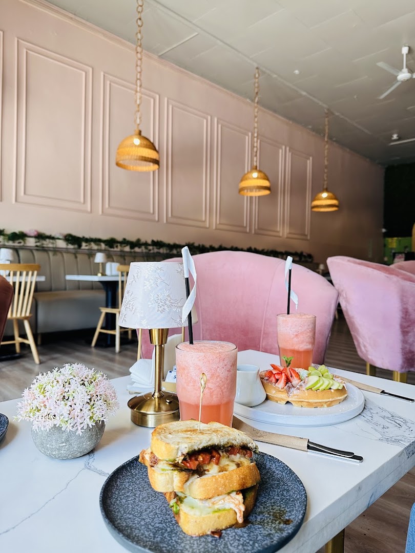 Samara Brunch and Cake: appealing, high-quality brunch food photo