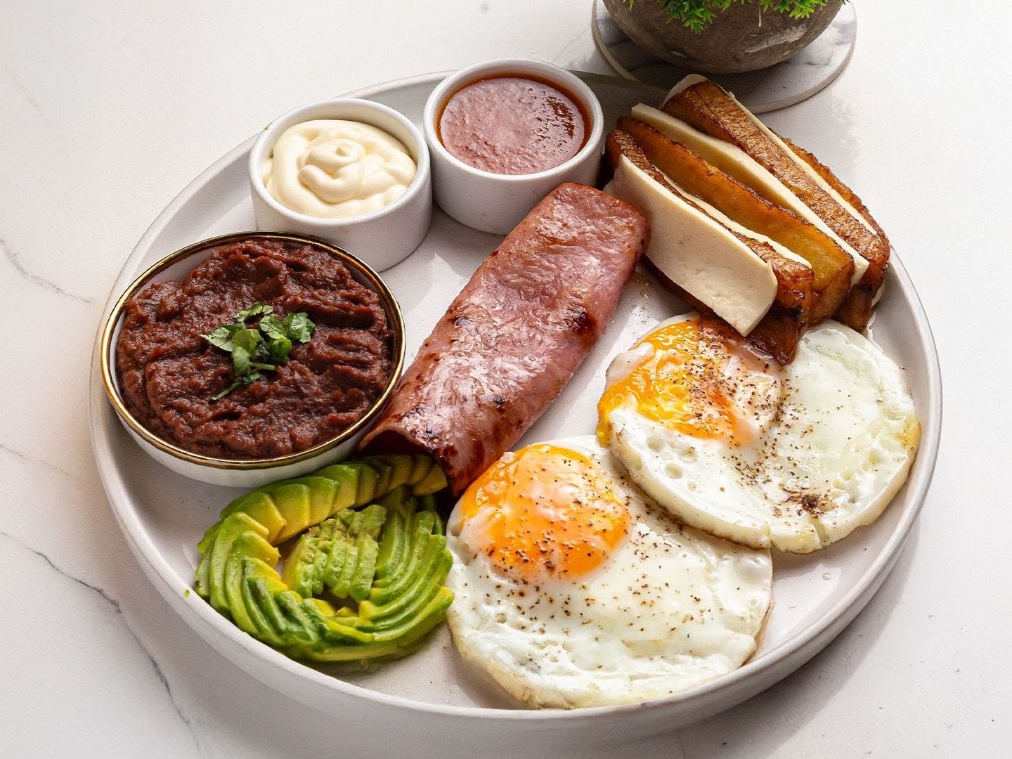 Samara Brunch and Cake: high quality appetizing food photo