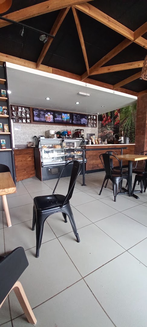 Espresso Americano Megaplaza: clear view of venue interior