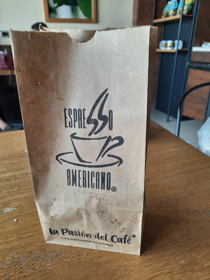 Espresso Americano Megaplaza: clear branding on product packaging