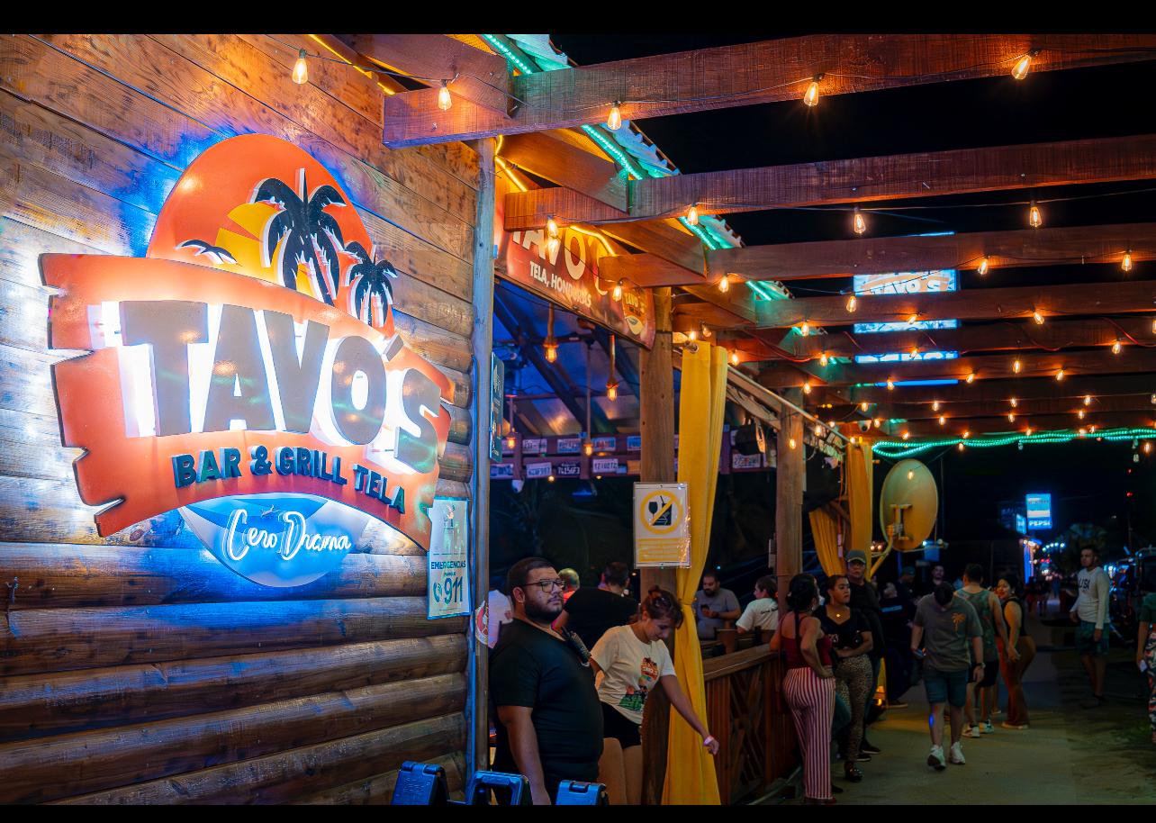 Tavo's Bar: inviting atmosphere and clear branding