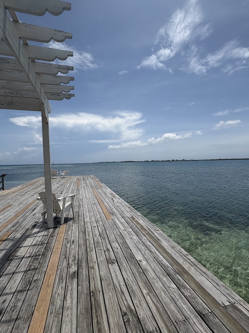 Bando Beach: beautiful, inviting terrace atmosphere