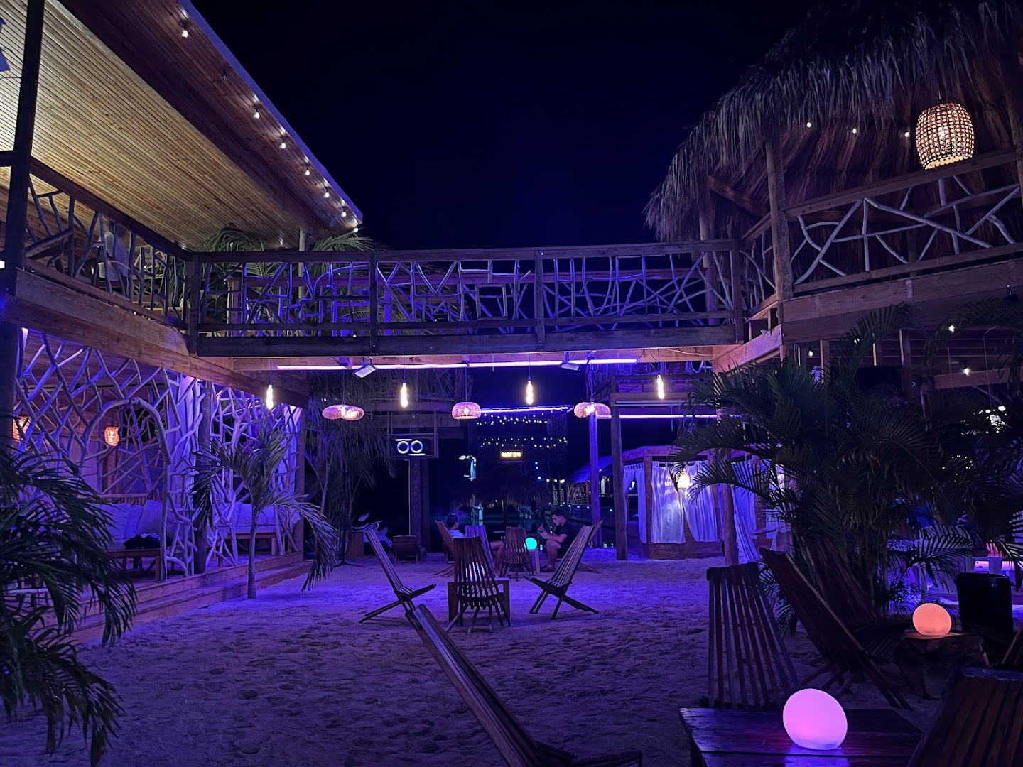 Blue Bayou Beach Bar: atmospheric photo of the venue