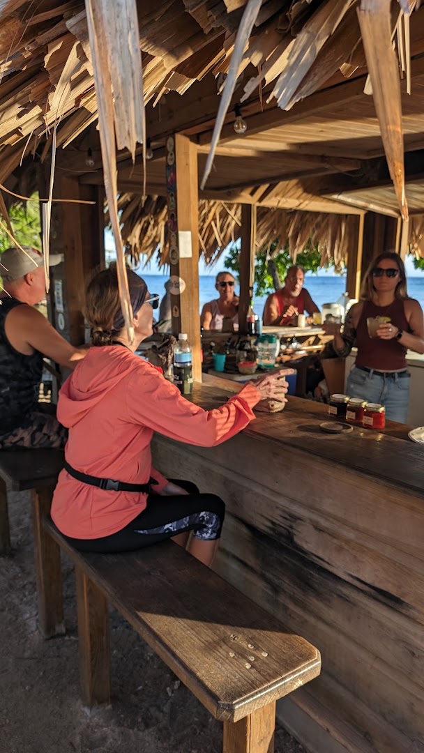 Blue Bayou Beach Bar: authentic bar atmosphere
