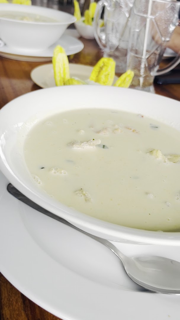 Edo's Place Bar & Grill: appetizing photo of served food