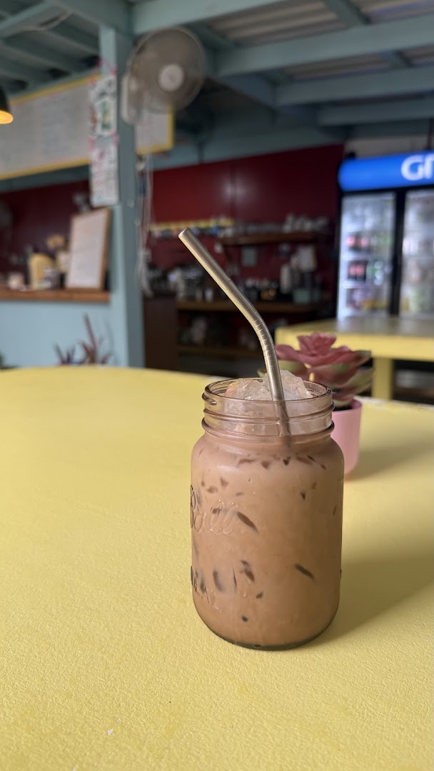Josie's Café: appealing photo of cafe drink