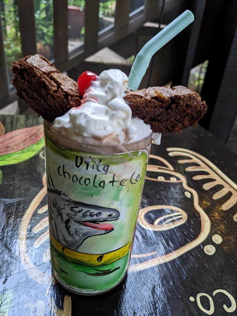 Utila Chocolate Co.: appetizing product photo of drink