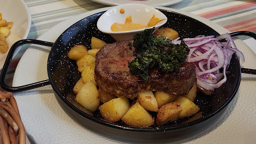 Menza: appetizing, high-quality food photography