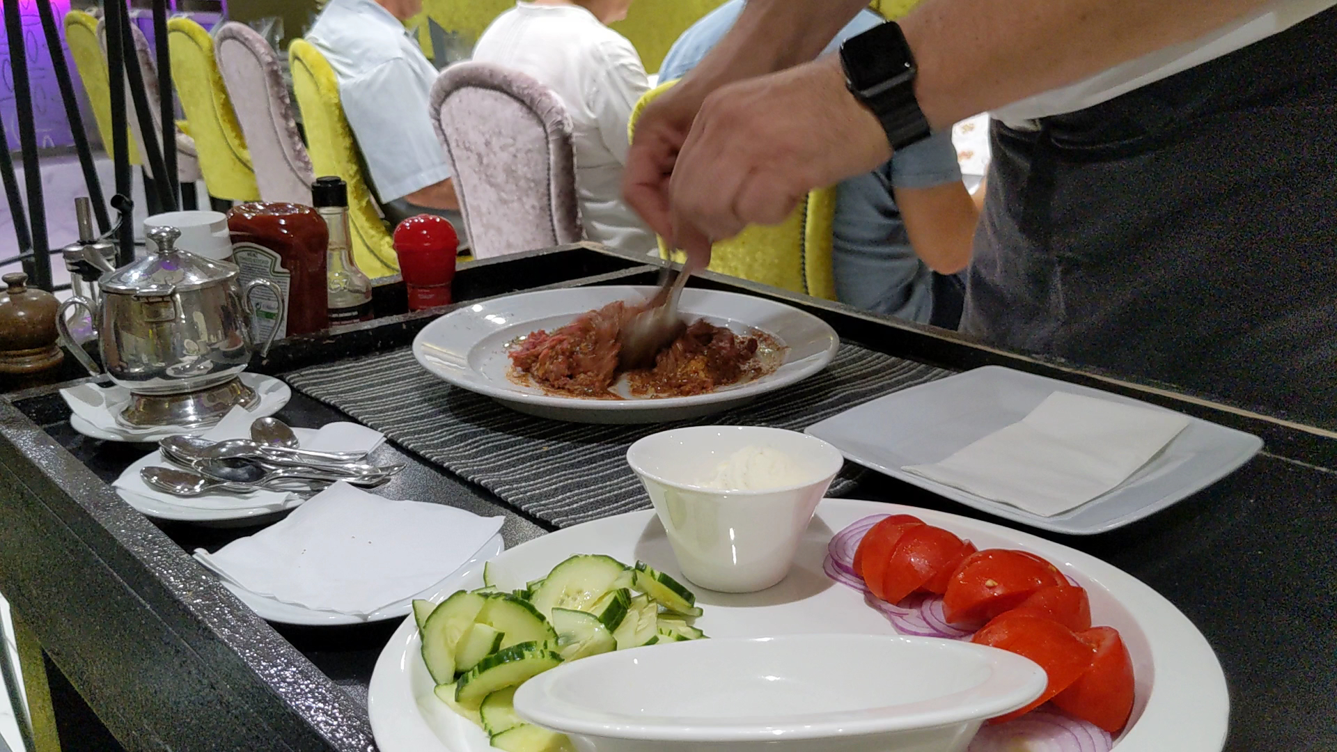 Csokonai Étterem: food preparation and service