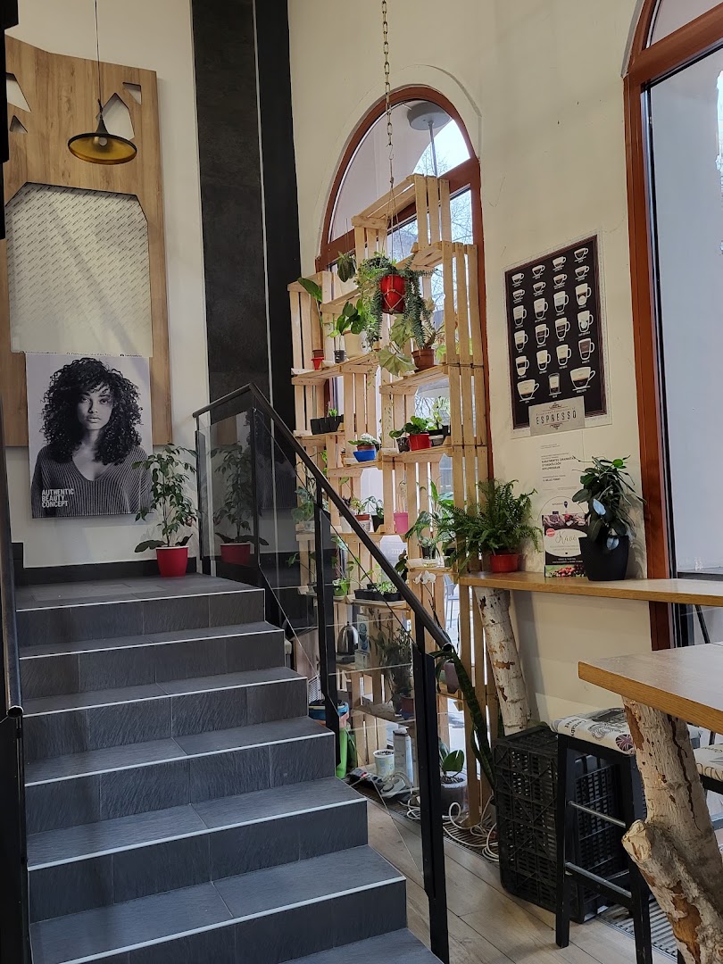 Cut & Coffee: inviting cafe interior atmosphere
