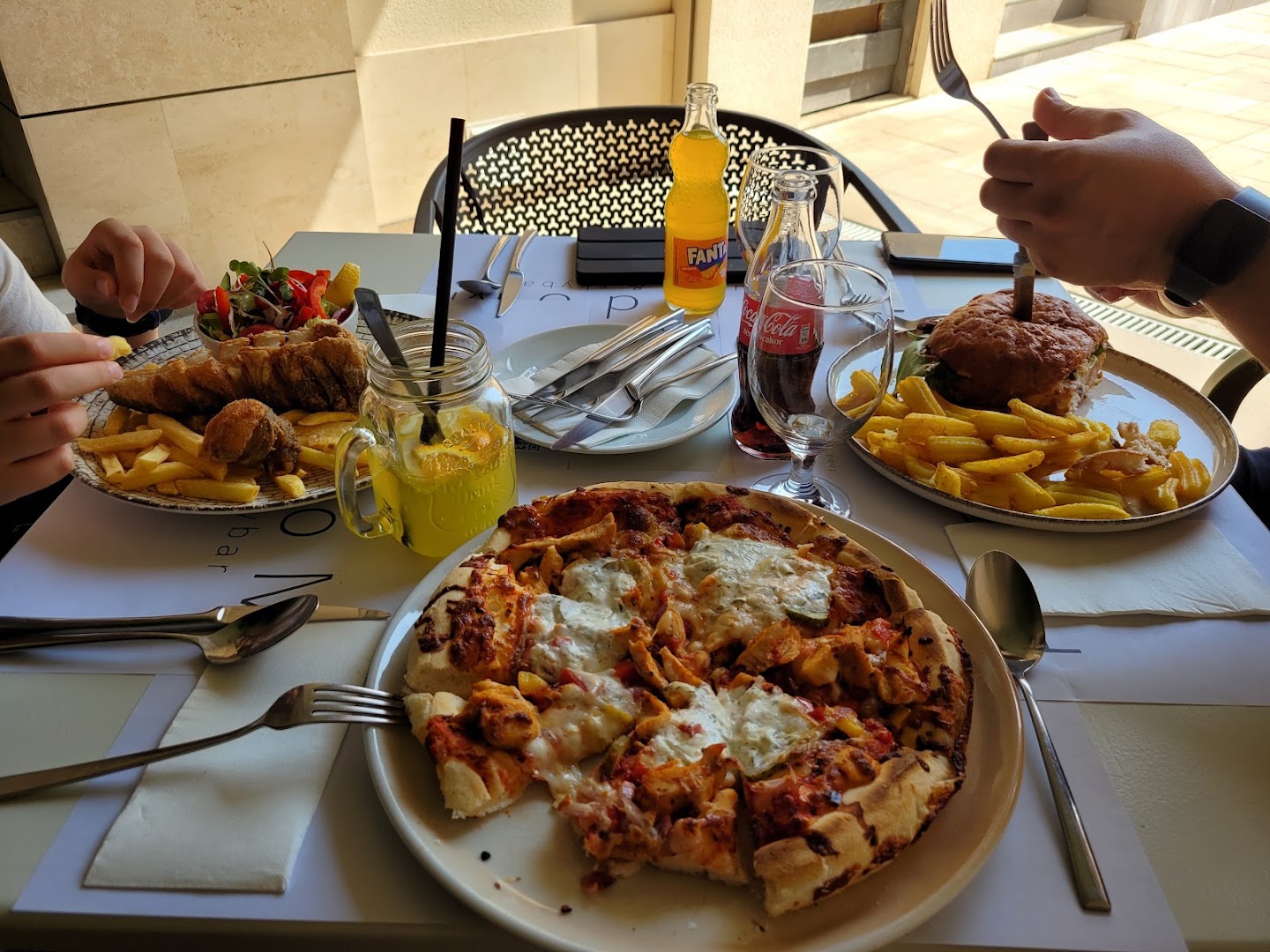 Freedom Restaurant & Skybar: appetizing food and dining atmosphere