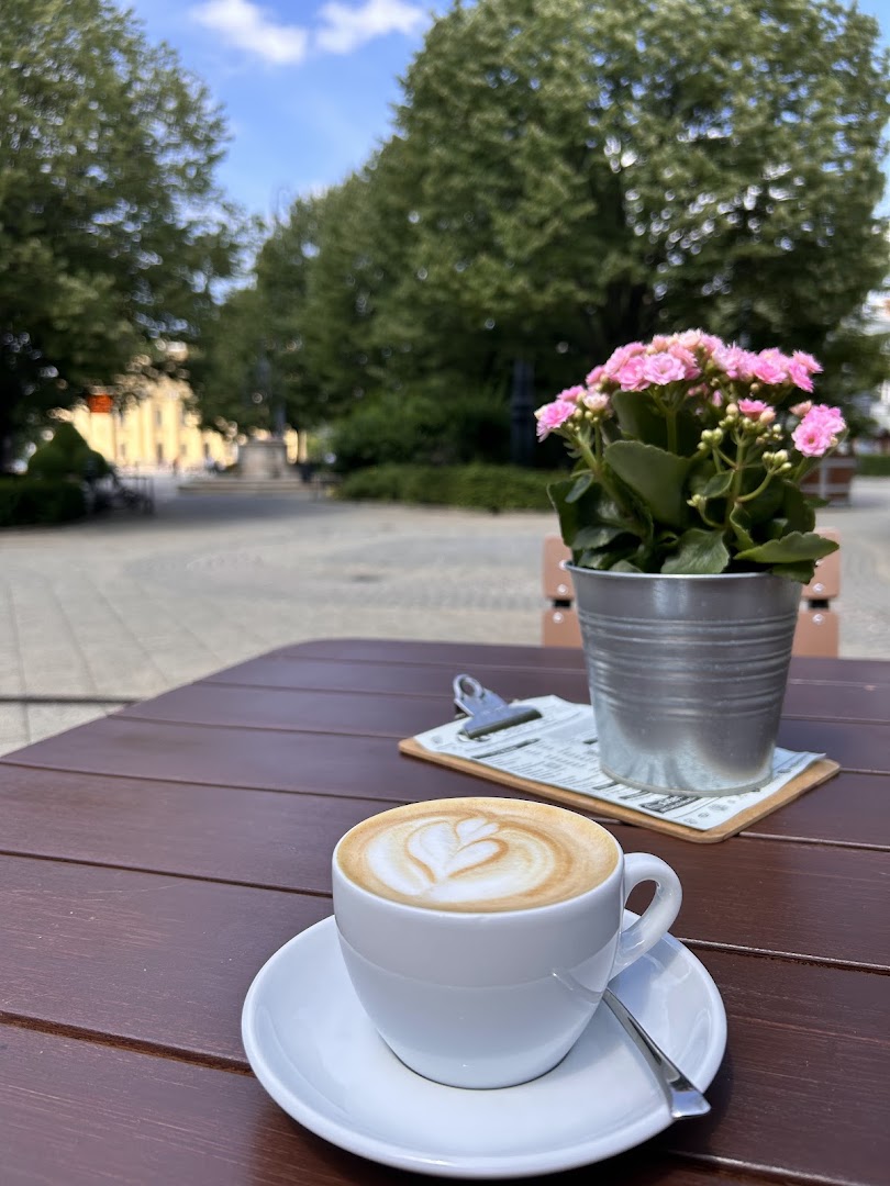 Menta Coffee: appealing coffee and terrace atmosphere