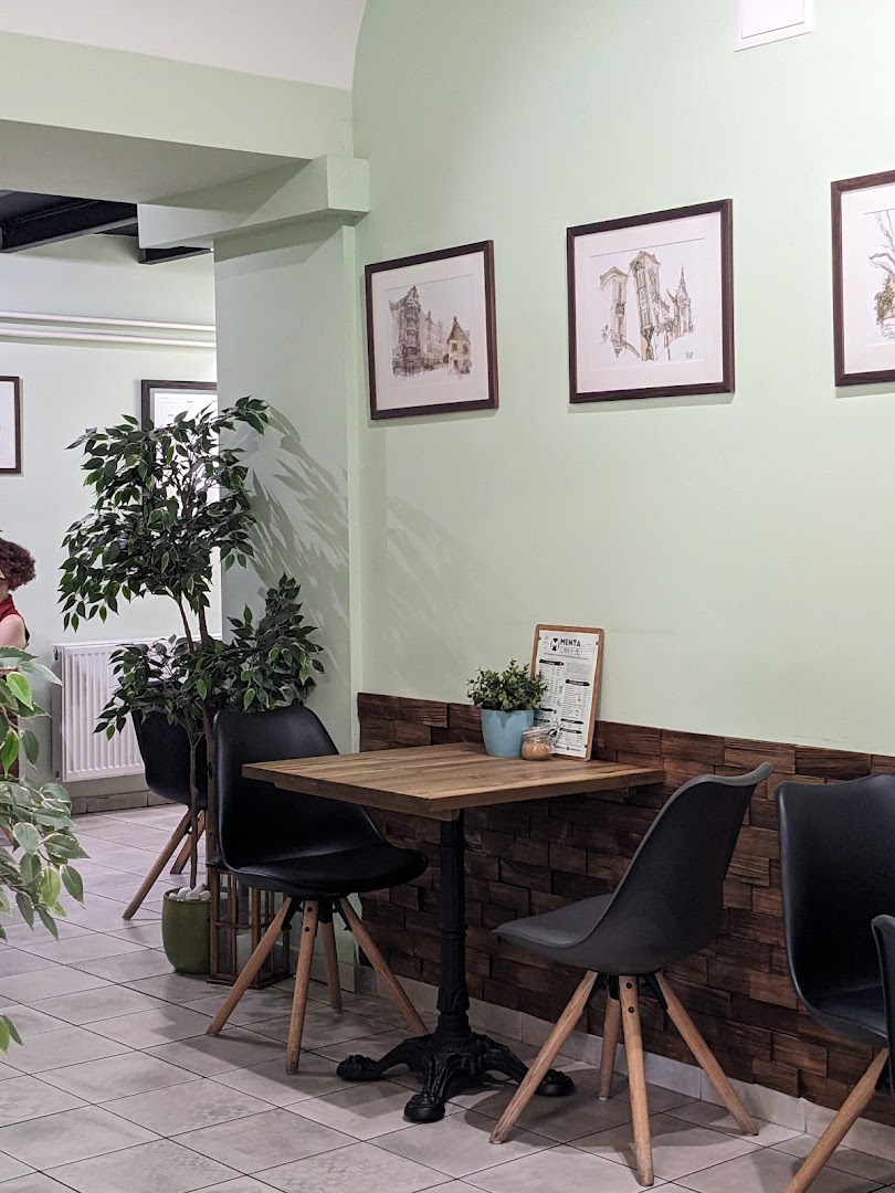 Menta Coffee: clear, inviting interior atmosphere