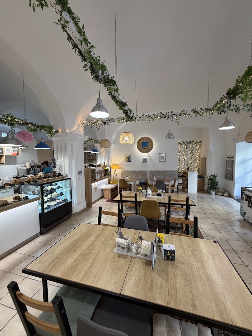 Manooka: clear, inviting interior atmosphere