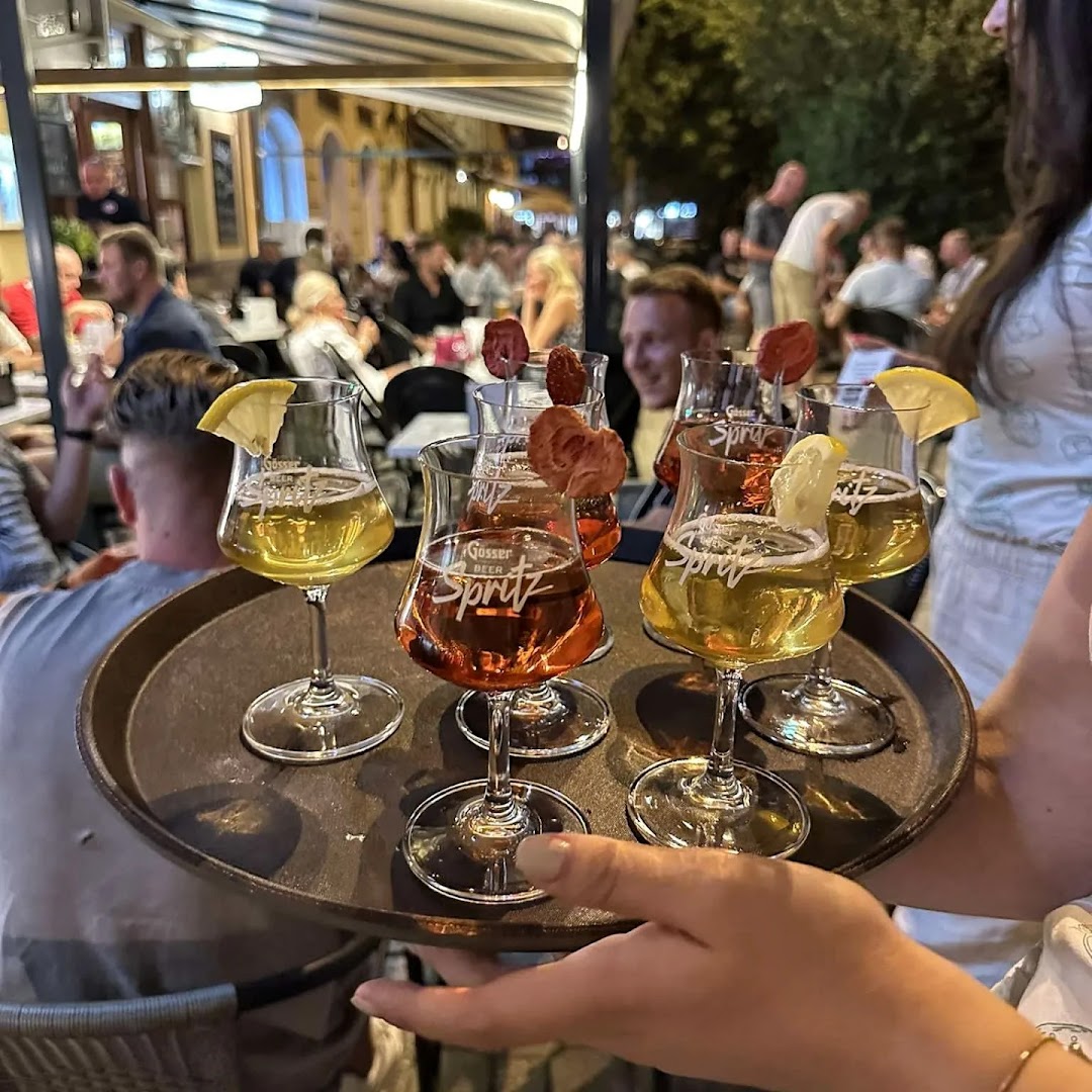 EXIT Győr: drinks and lively atmosphere