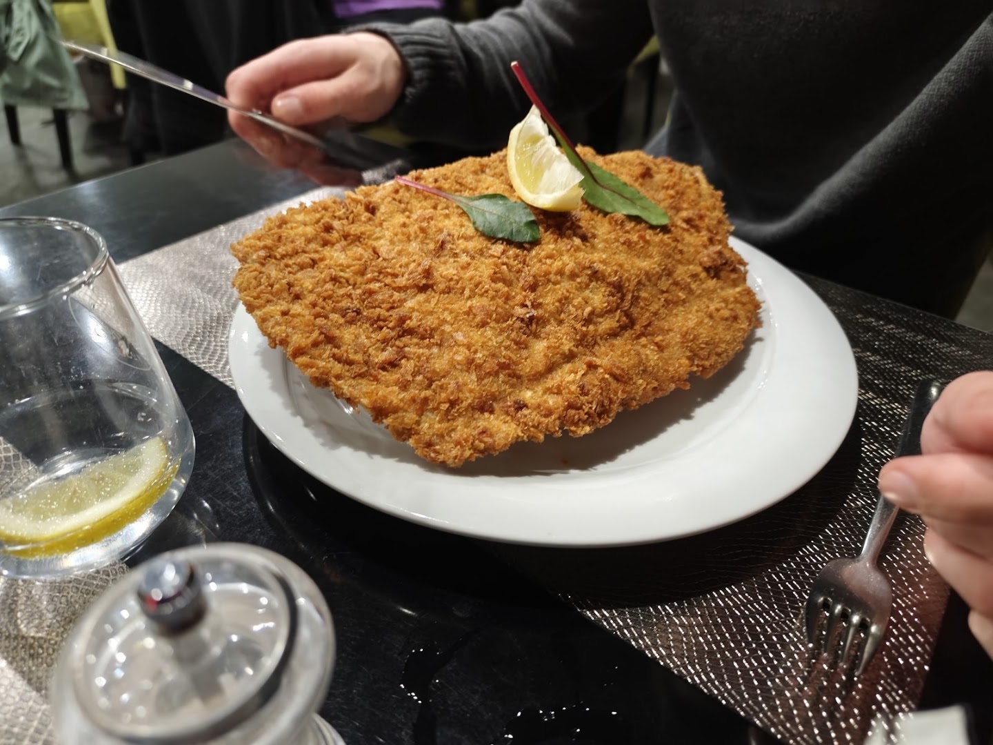 Faceroom Étterem & Drinkbár: appetizing photo of restaurant food