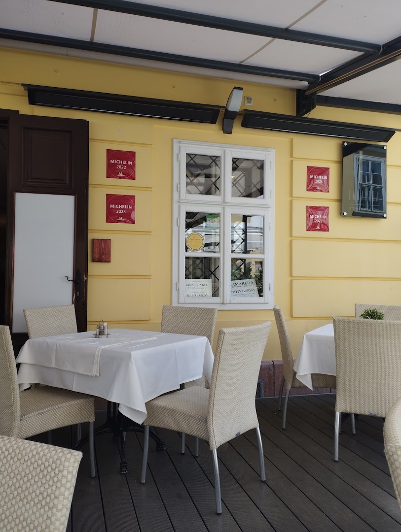 LAMAREDA Étterem és Bisztró: inviting terrace with restaurant branding