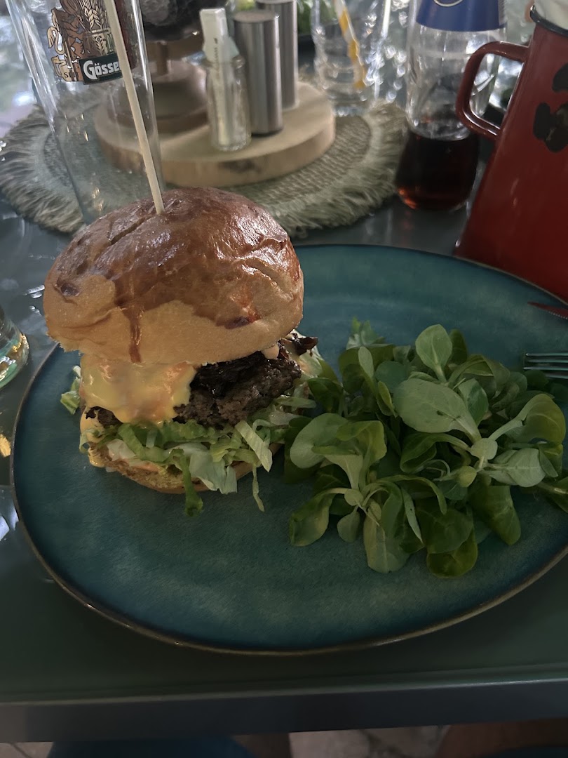 Révész BBQ Saloon & Bistro: appetizing, high-quality food photography