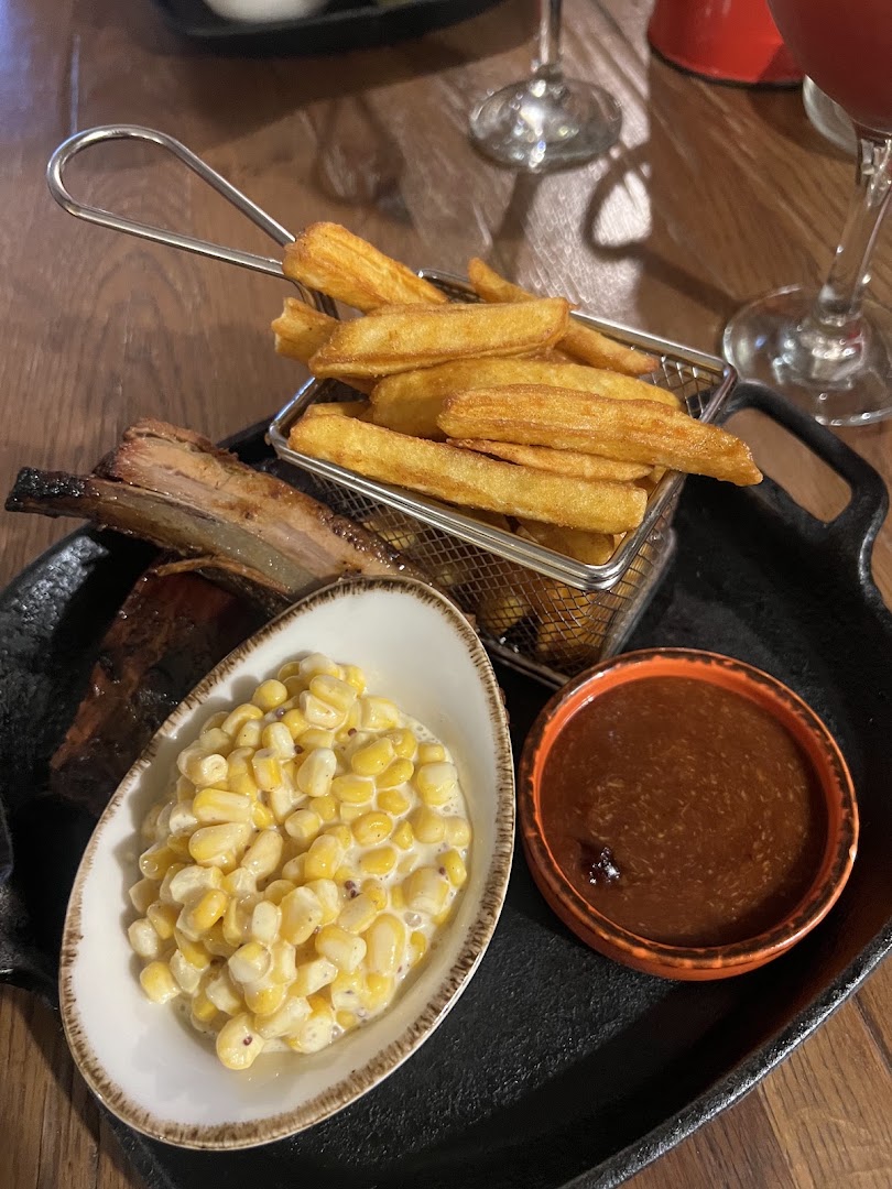 Révész BBQ Saloon & Bistro: appetizing, high-quality food photography