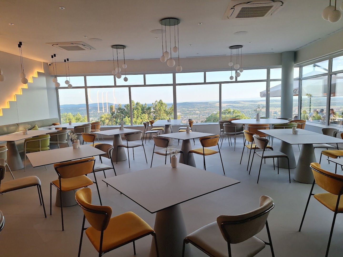 Kikelet kitchen & bar: clear, inviting interior with view