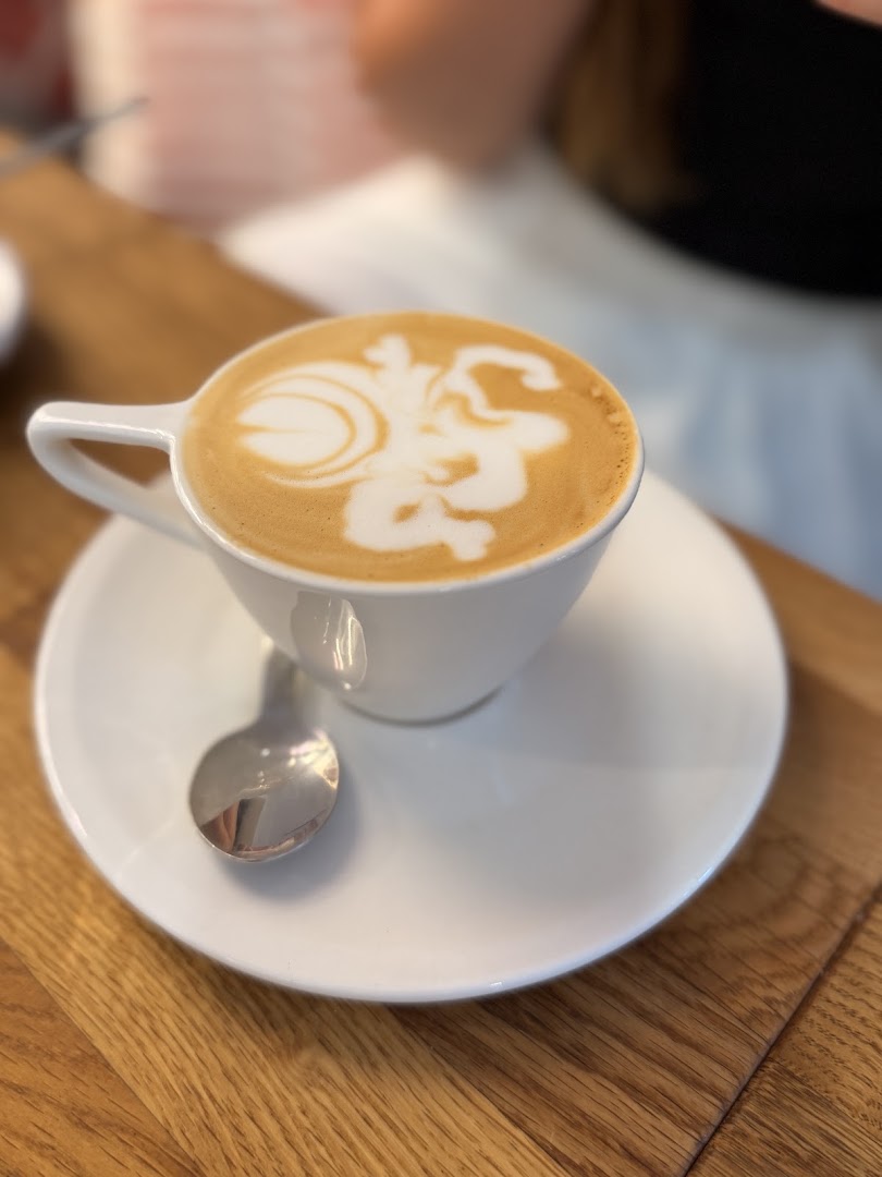 Coffee Clinic: high quality latte art photo