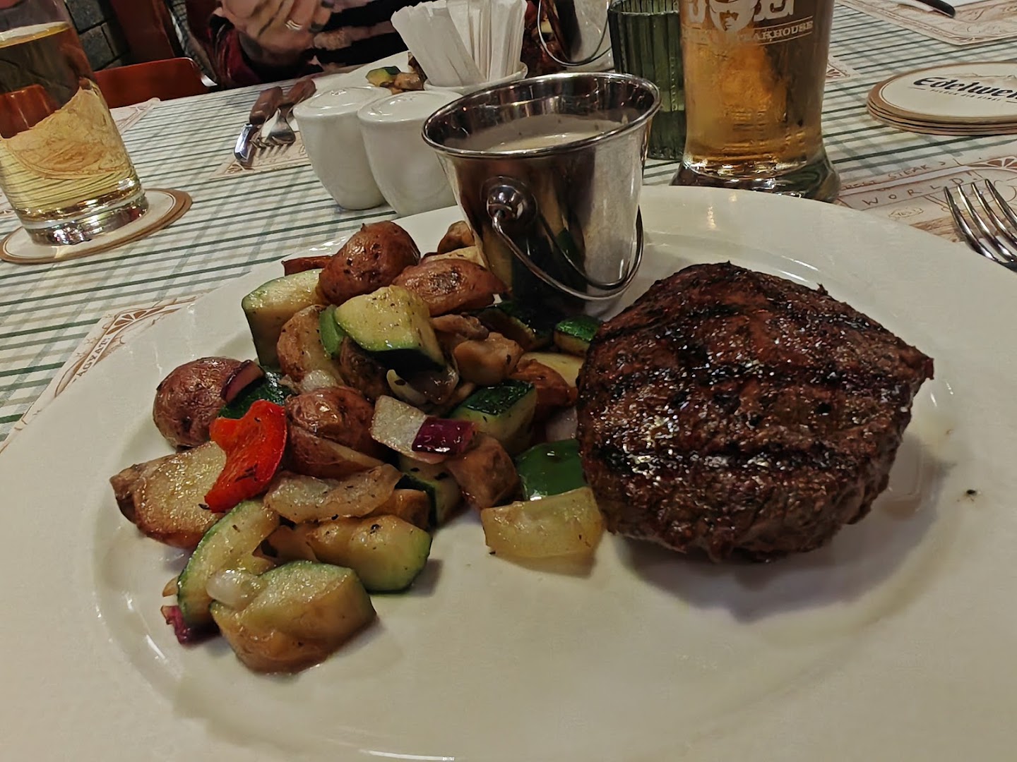 Papa Joe's Saloon & Steakhouse: appetizing photo of restaurant meal