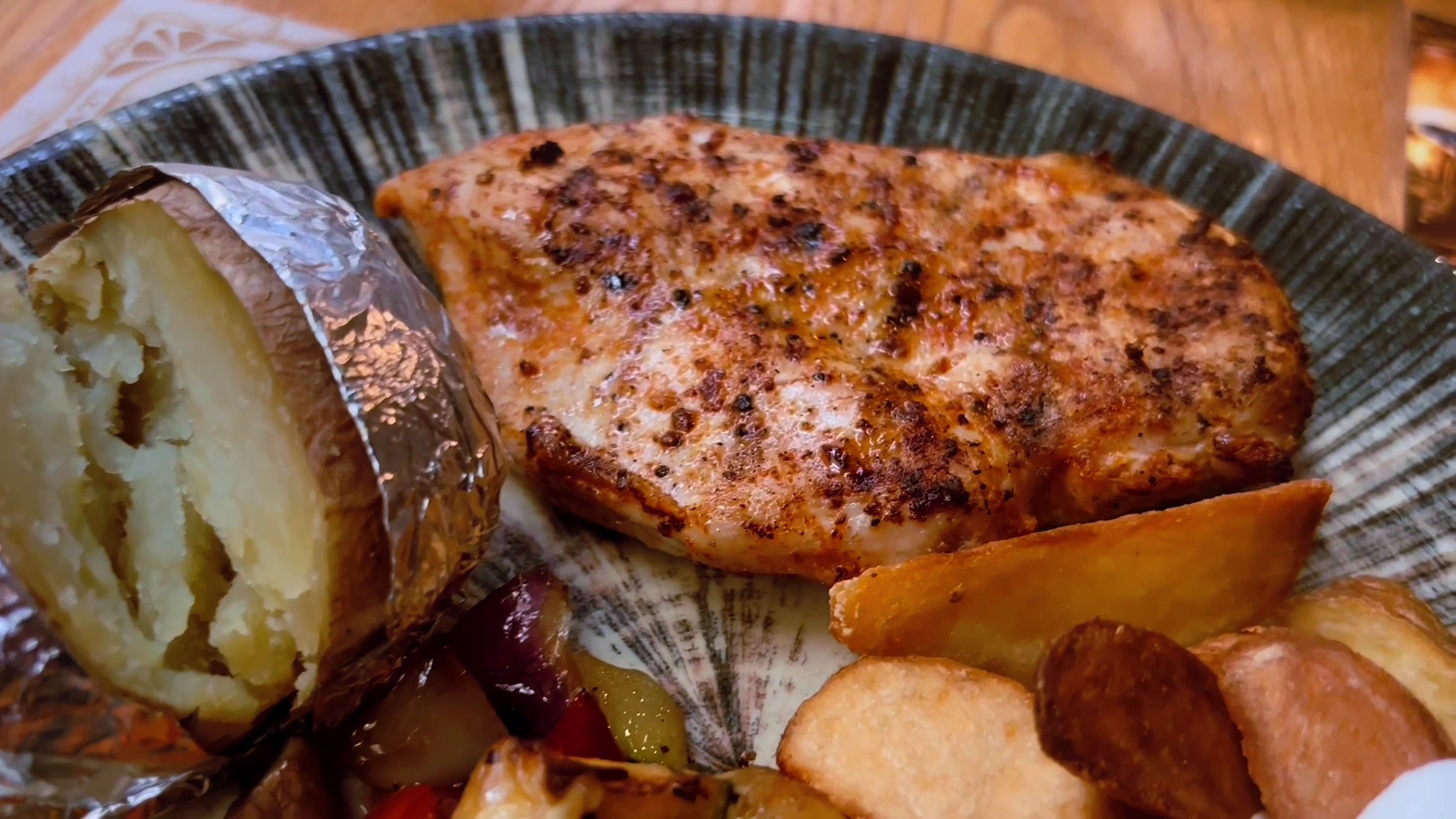 Papa Joe's Saloon & Steakhouse: appetizing photo of restaurant meal