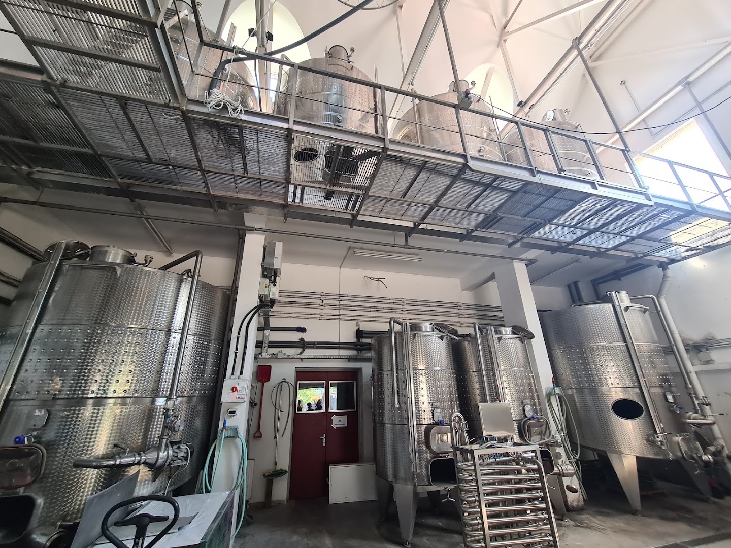 Taschner Bor- és Pezsgőház: authentic wine production facility
