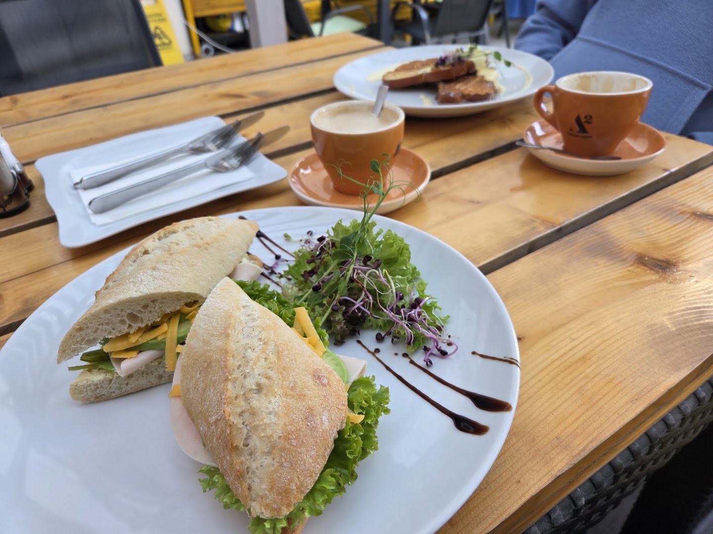 A2 Gastro Caffé: appetizing food and coffee presentation
