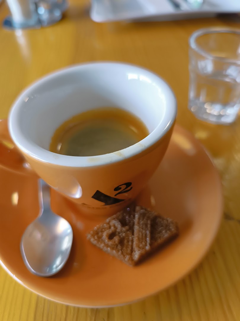 A2 Gastro Caffé: appealing photo of branded coffee