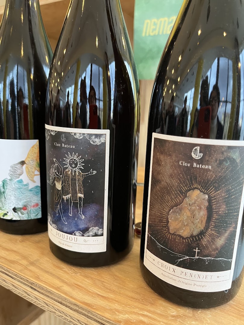 Alkimista Kulináris Műhely: high quality wine bottle display
