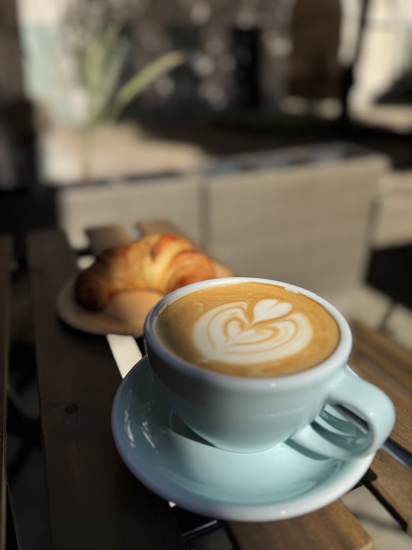Kék Elefánt Kávézó: high quality, appealing coffee photo