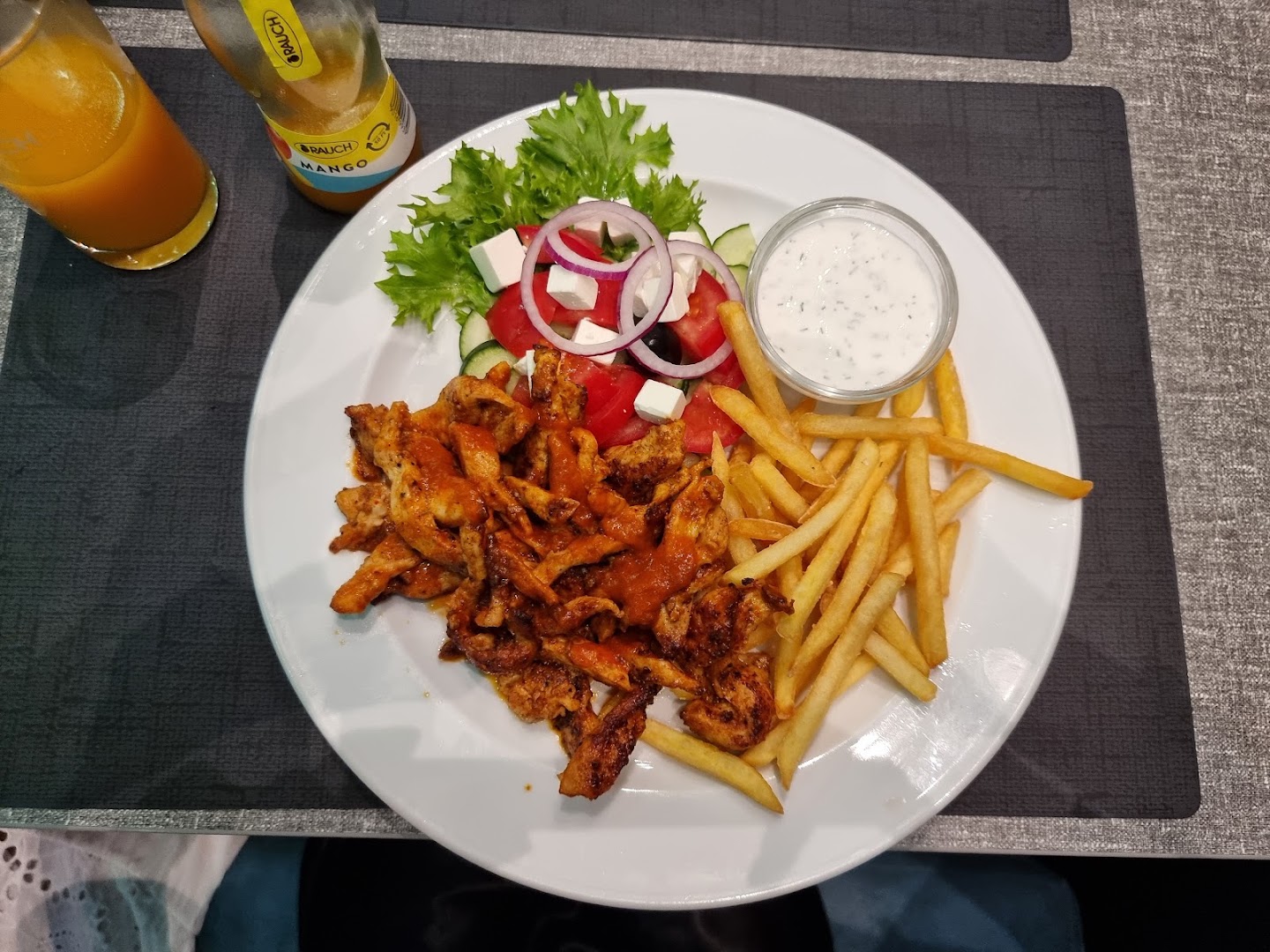 Régi Híd Vendéglő: appetizing, clear photo of food