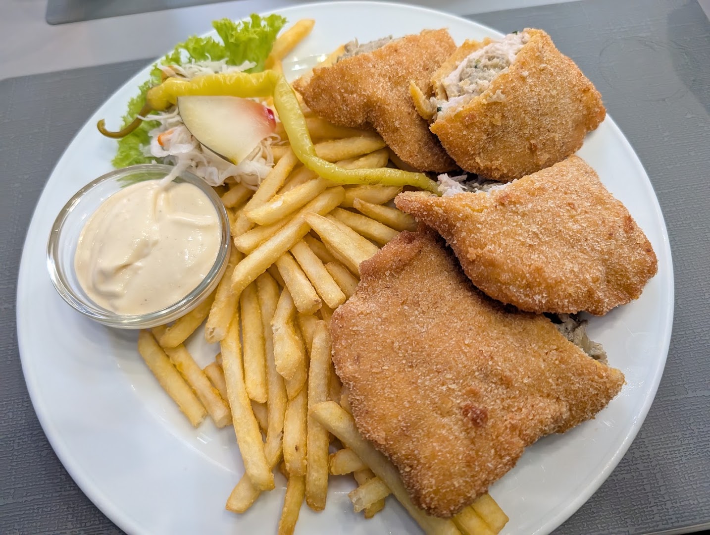 Régi Híd Vendéglő: appetizing, clear photo of food