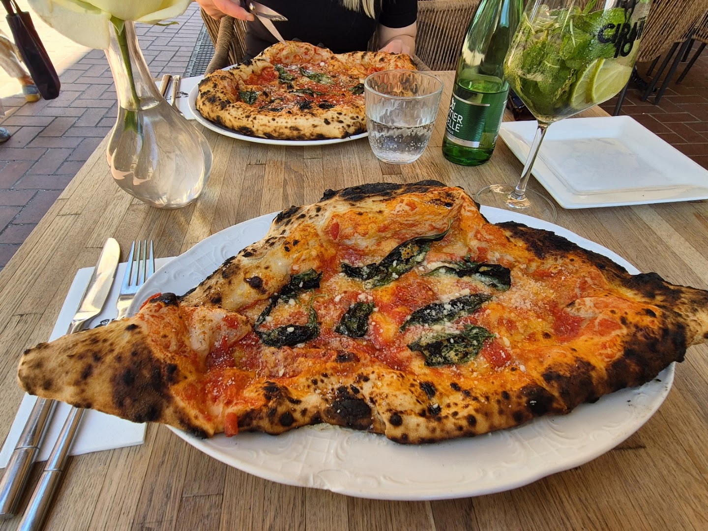 Rudi és Fickó: appetizing photo of served food