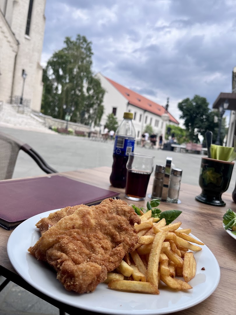 Bacchus Étterem: appetizing food with nice view