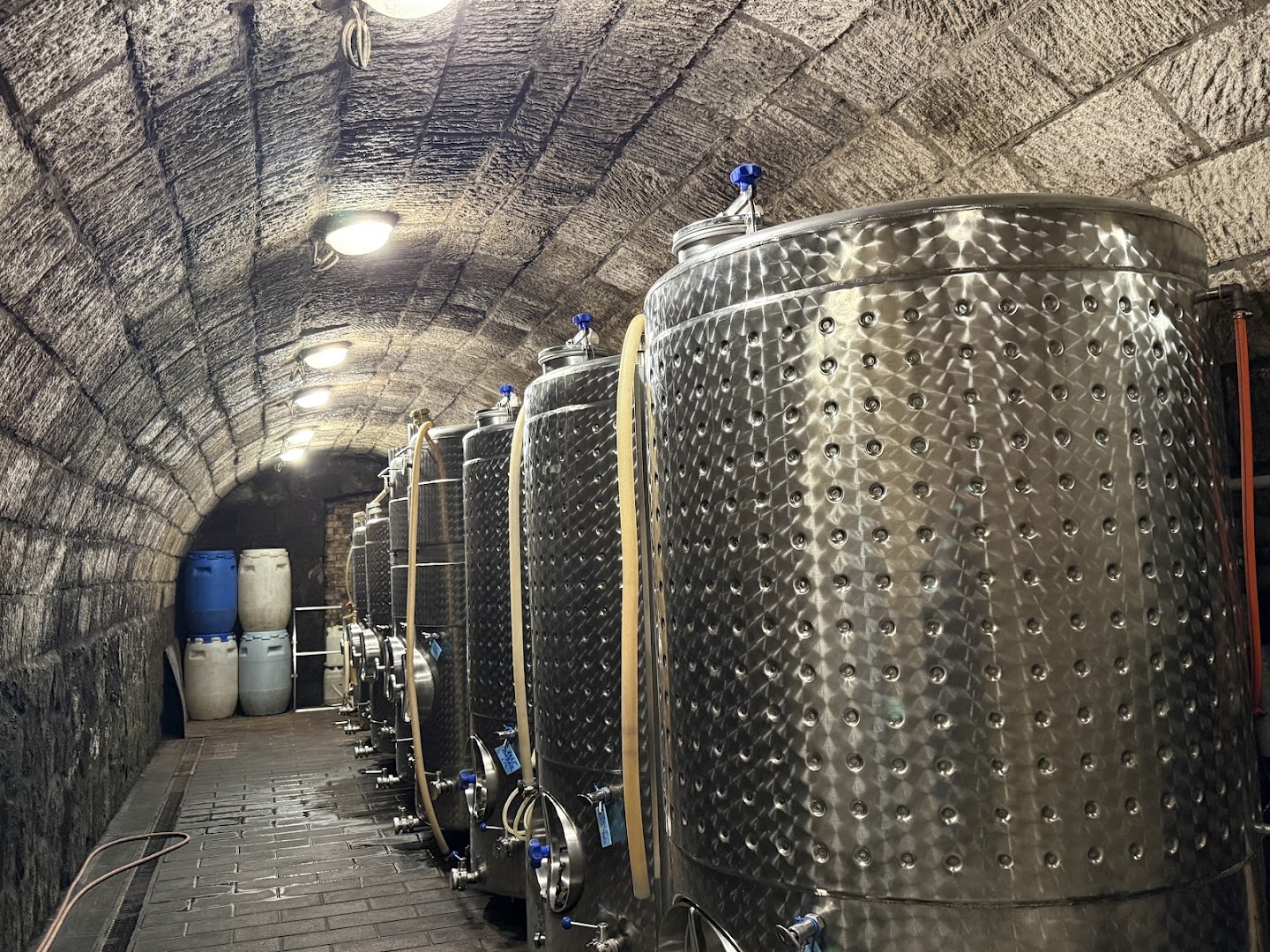 Hímesudvar: authentic winery cellar atmosphere