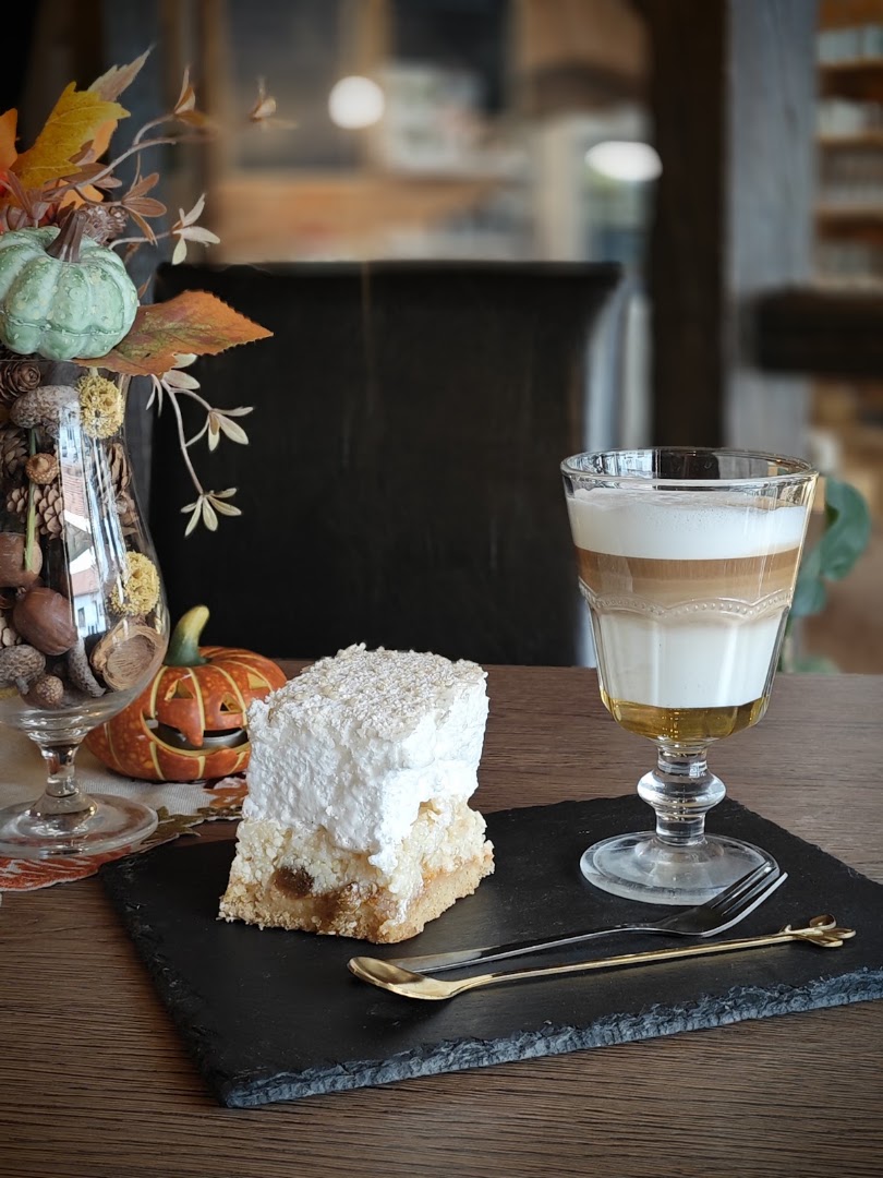 Kedvenc Helyem Cukrászda: appetizing, high-quality food photography