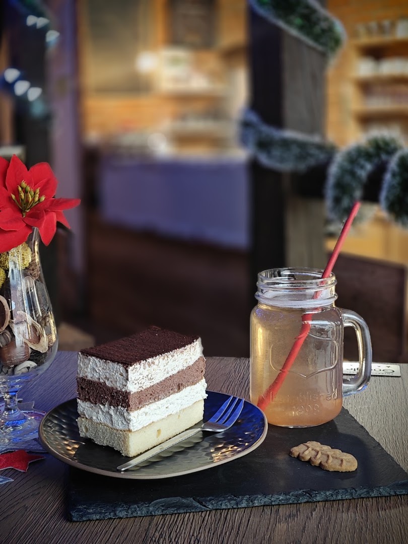 Kedvenc Helyem Cukrászda: appetizing, high-quality food photography