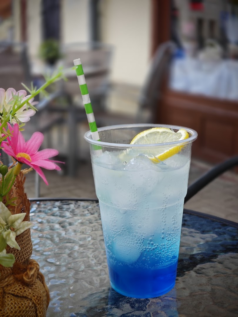 Kedvenc Helyem Cukrászda: appealing photo of a drink