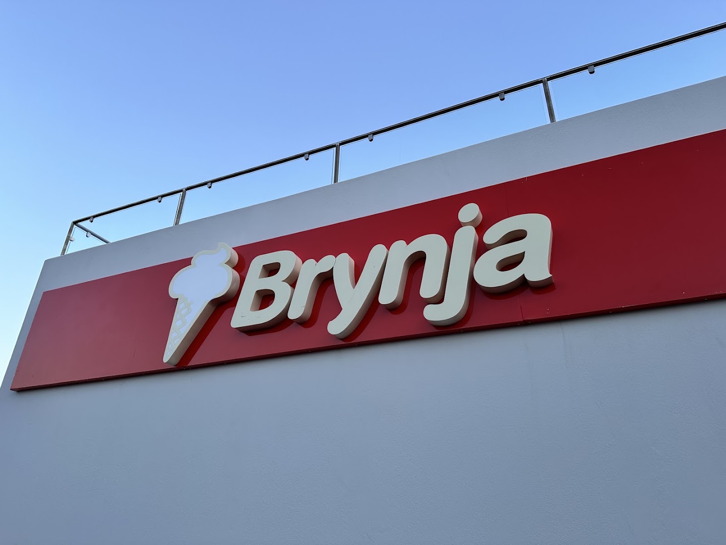 Brynja: clear signage of the venue