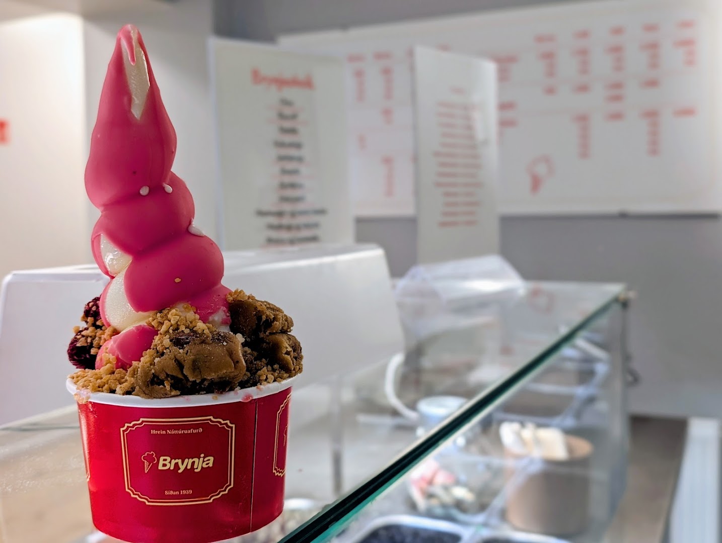 Brynja: appetizing product photo of ice-cream