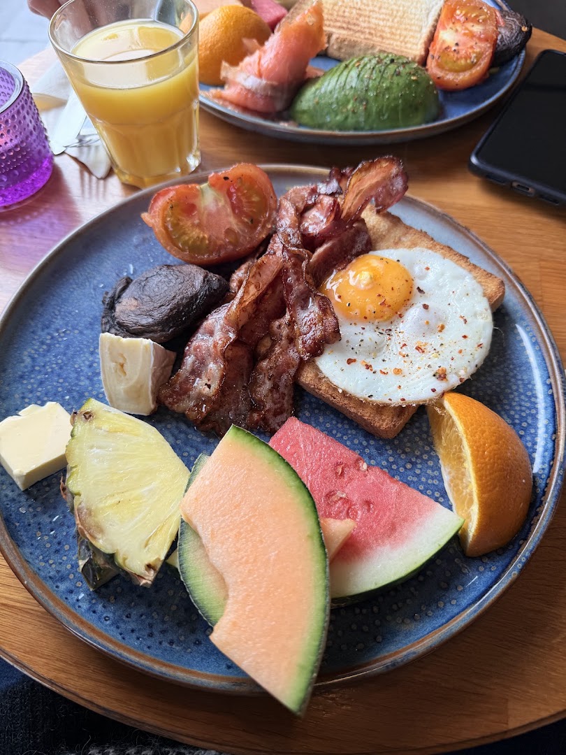 Café Berlin: appetizing and high-quality food photo