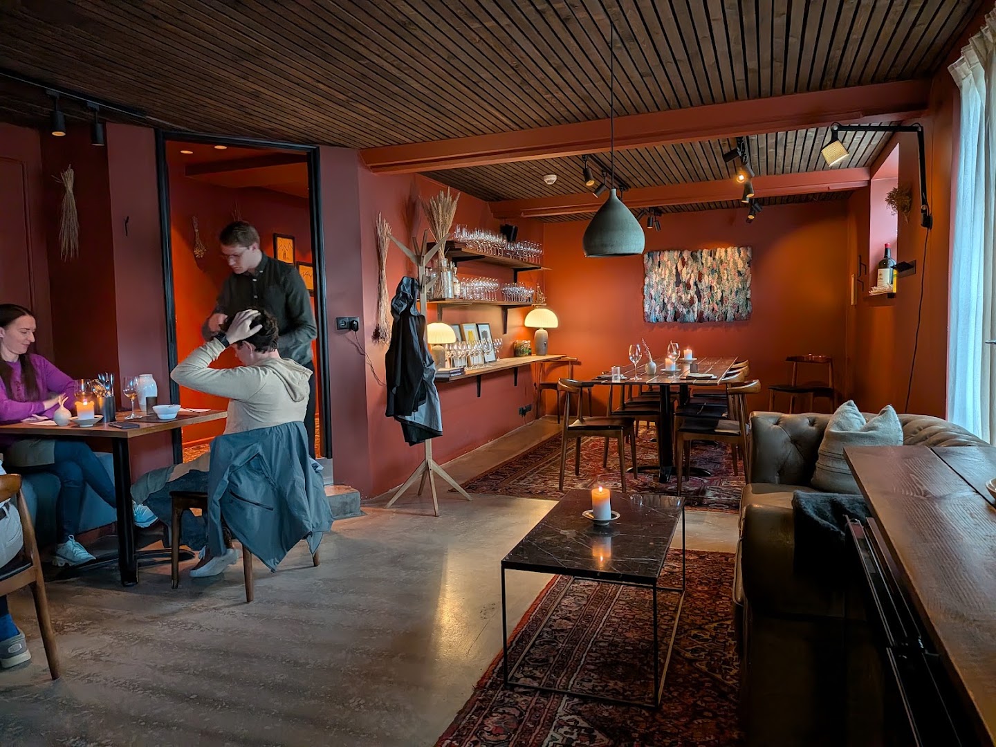 North Restaurant: inviting atmosphere and professional interior shot