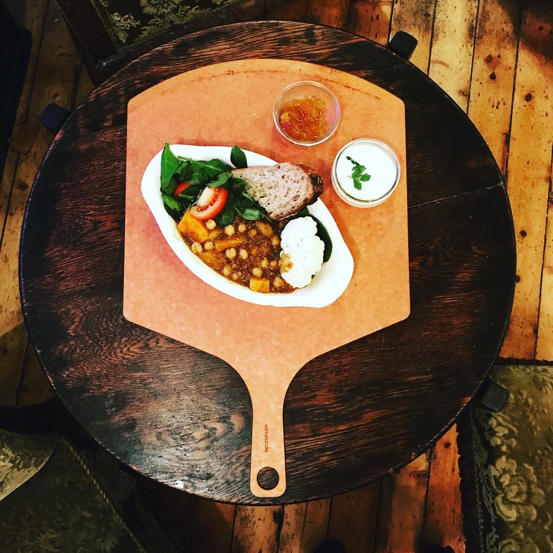 Heimabyggð: appetizing food presentation