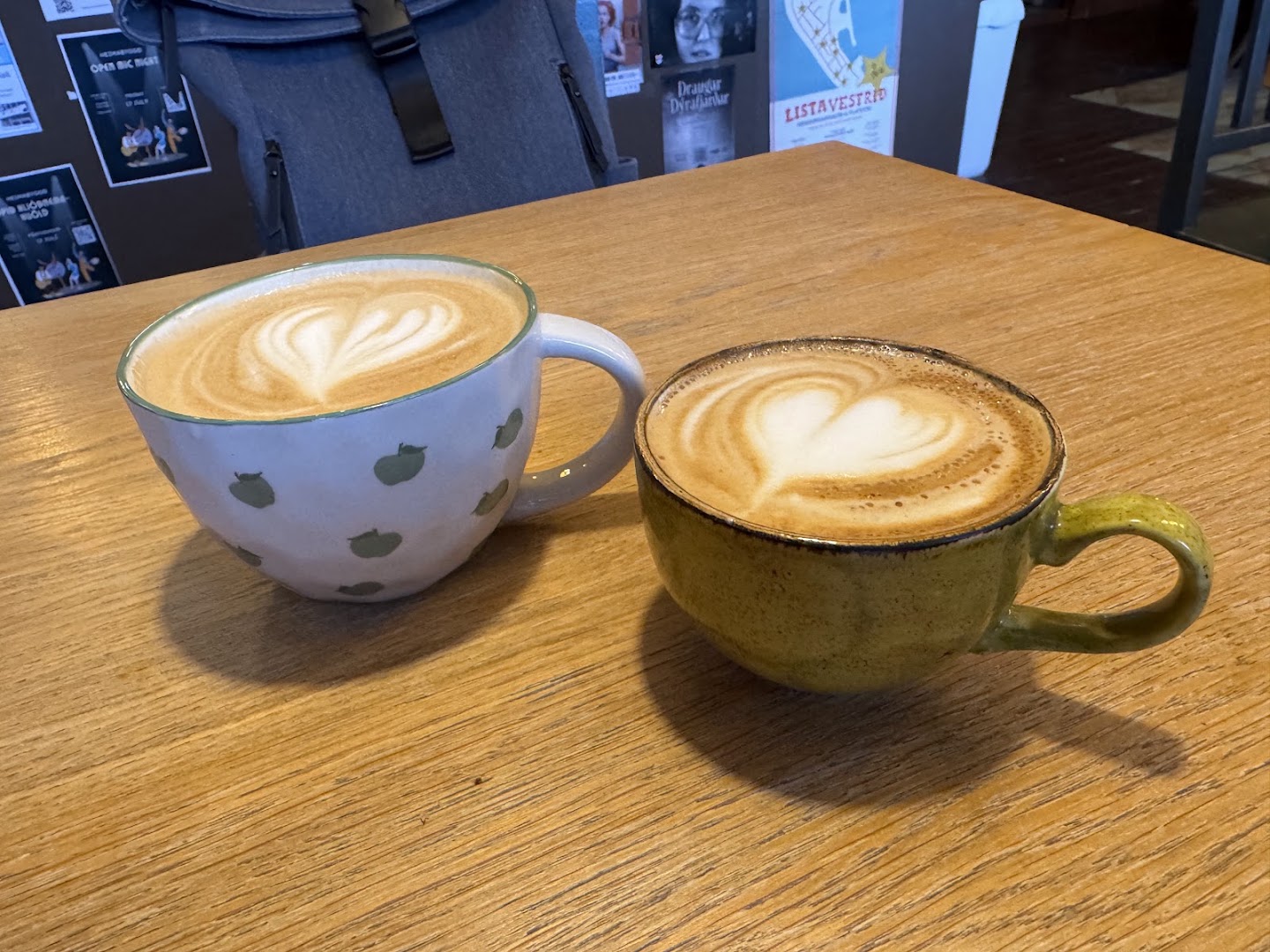 Heimabyggð: appetizing coffee presentation